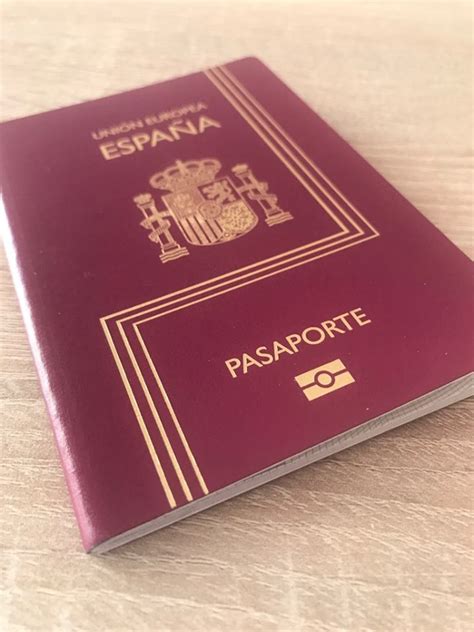 crear pasaporte falso online para escape room